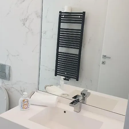 Apartament Inchis Vandut Iulie - Numai Rezervati 아파트