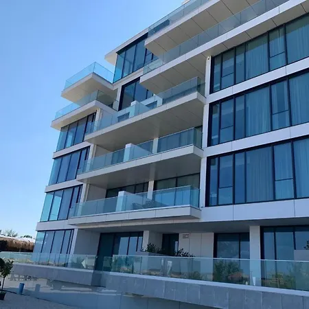 Apartament Inchis Vandut Iulie - Numai Rezervati *