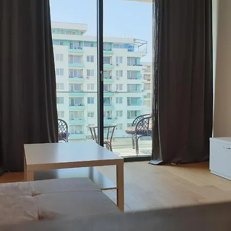 Apartament Inchis Vandut Iulie - Numai Rezervati